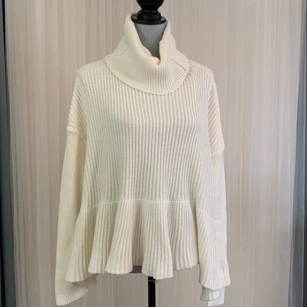 FREE PEOPLE layer cake oversized turtleneck/cowl ruffled peplum style sweater